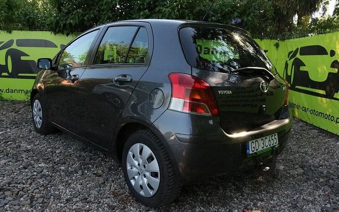 Toyota Yaris cena 18900 przebieg: 205000, rok produkcji 2009 z Siemianowice Śląskie małe 254
